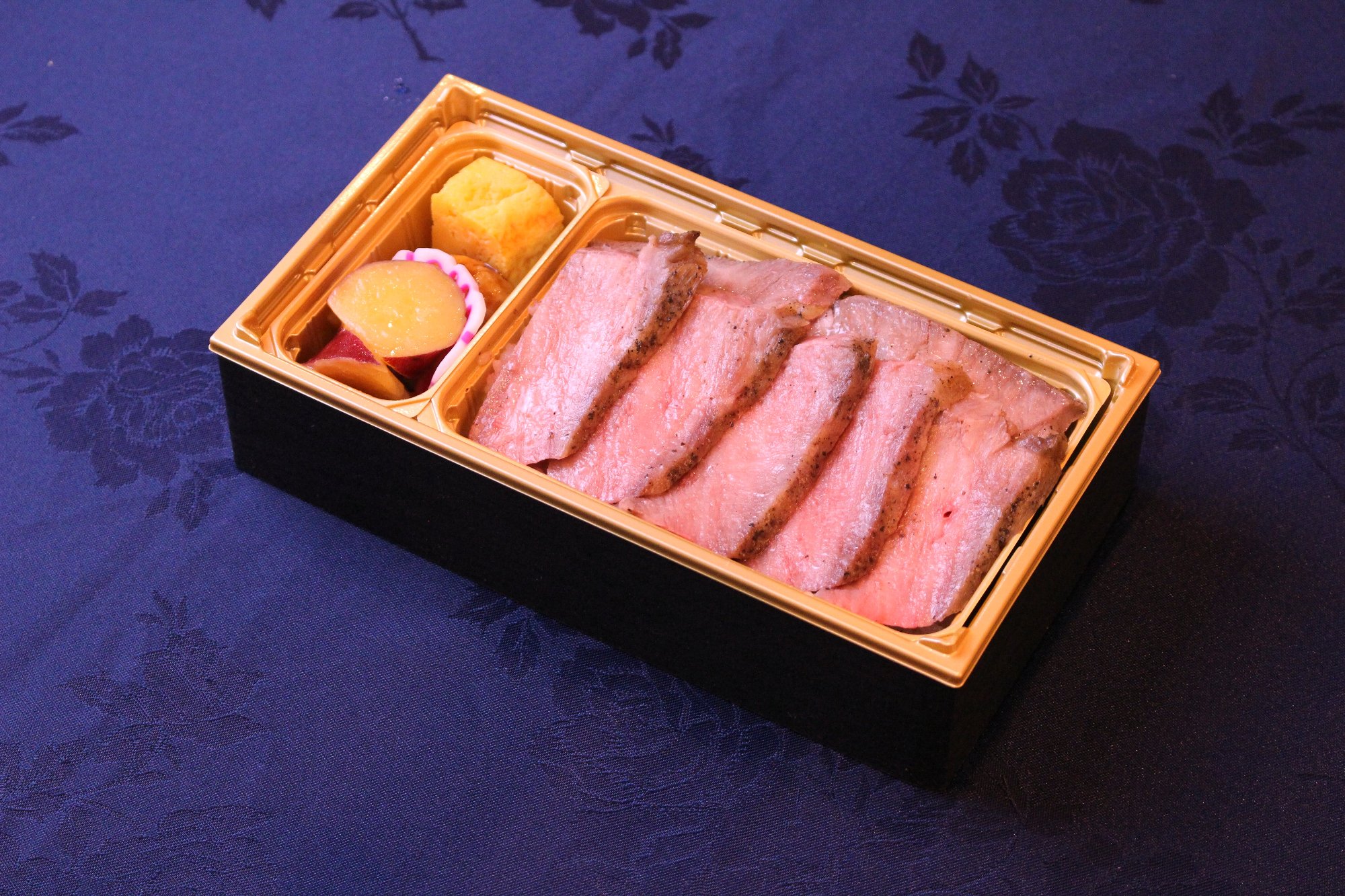特選4等級 黒毛和牛ステーキ重弁当
